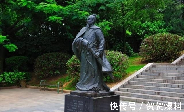 少年时代&辛弃疾闲居时写下一首词,短短八句写出两种愁,读来让人感慨不已