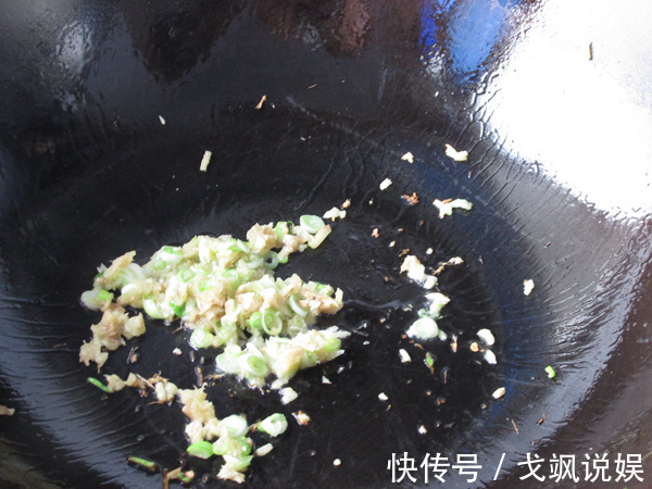 在家这样做狮子头,肉质鲜嫩有营养,隔三差五做,简单易学又下饭