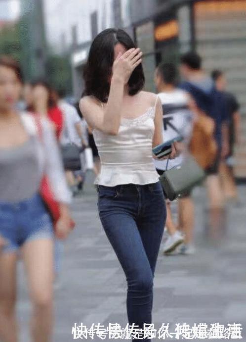 小姐姐 说她是街上独一无二的美女，你们，应该不会反驳吧