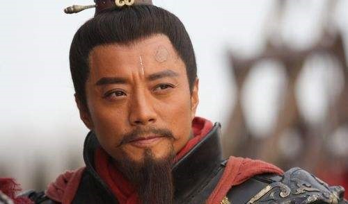 林冲!水浒传中梁山好汉看似团结一心,其实也分派系,其中一派最悲剧