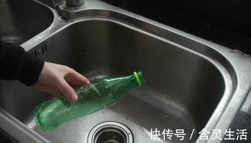 洗碗池|今天才知道，洗碗池上放个塑料瓶，有一个隐藏实用功能，太实用了