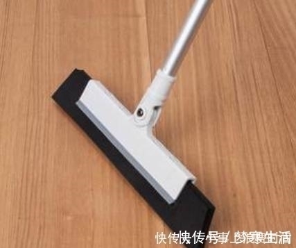 卫生间|去小姨家上厕所,打开门就愣住,马上拍照回家叫老婆照着装