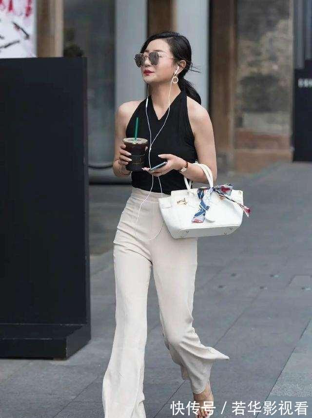 灰色 黑色无袖上衣搭米色打底裤，高级又优雅的配色，都市女性必备穿搭