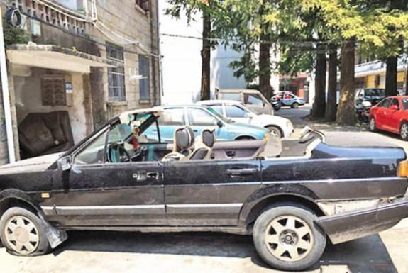 大叔7000元买二手桑塔纳,改成敞篷跑车,