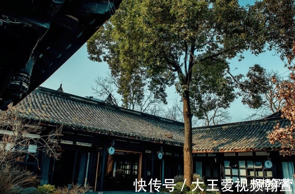奥运冠军肖钦因女友骗钱被牵连，名誉扫地后消失多年，结果如何