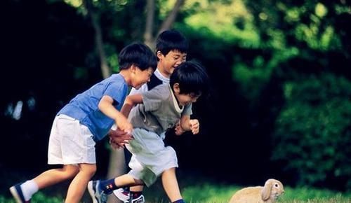 大自然|孩子10岁前,有远见的父母会教他们这三件大事,对一生影响深远!