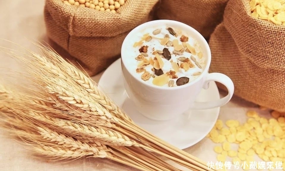 菊花茶|经常晚上睡不着、半夜容易醒，这10种食物可以帮助你改善睡眠