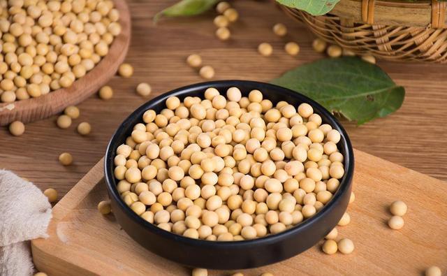 祛斑|黄褐斑还“挑人”？6种女人易长斑，养血祛斑：吃4物，做2事