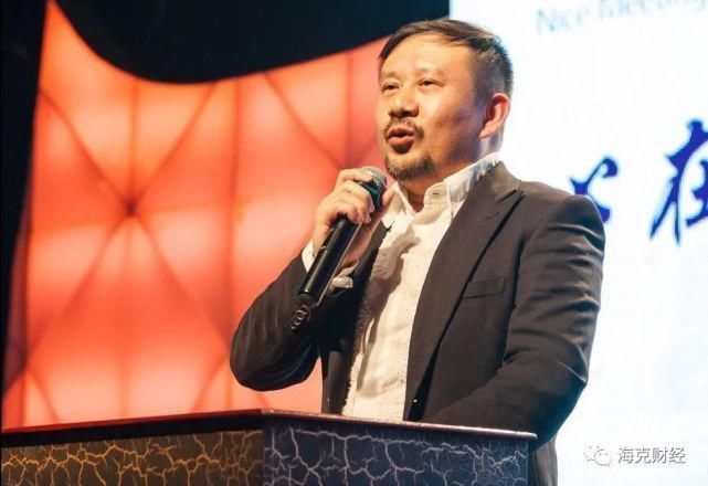 榕树下的漫长告别:风花雪月终究败给了纸醉金迷