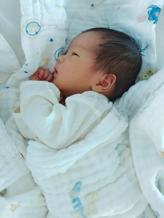 杨梓鑫 温暖!核心舱任务中出生的航天萌娃取名“天和”