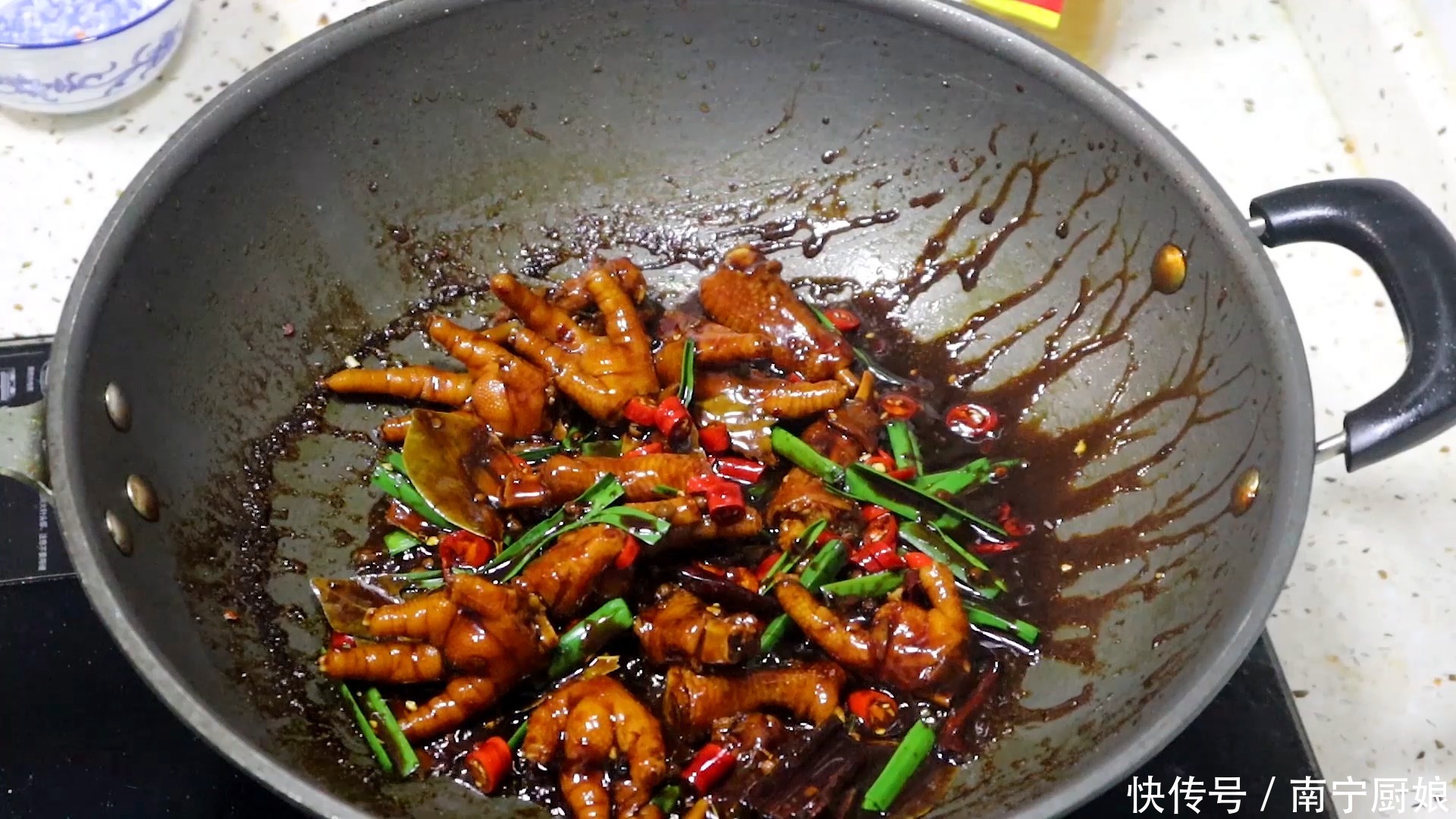 豆瓣酱|做香辣卤鸡爪原来这么简单,好吃解馋,下酒又下饭,上桌就被抢光