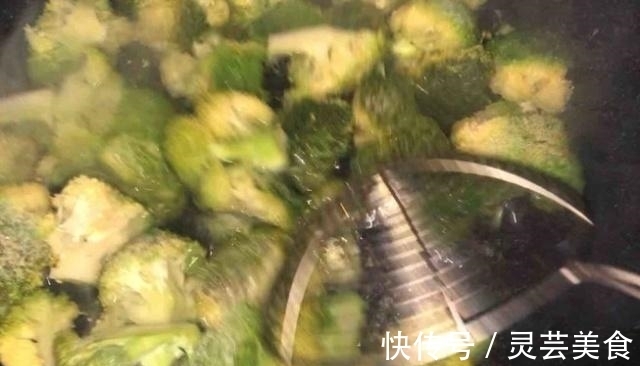 维生素c|“西兰花”有人焯水!有人直接炒!厨师长说这样做,又脆又入味!