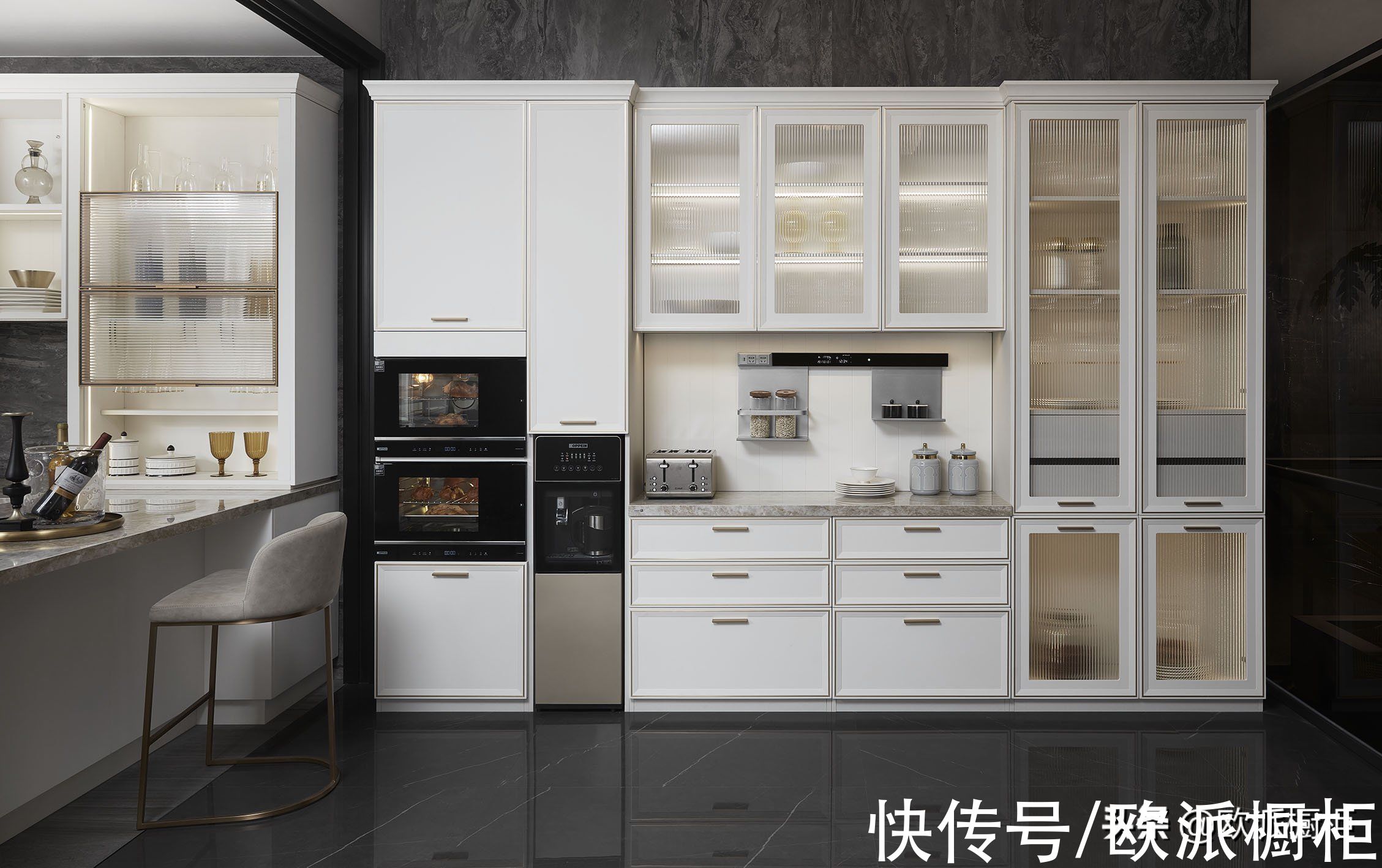 欧派橱柜|整体橱柜VS木工打柜,到底谁更优秀?