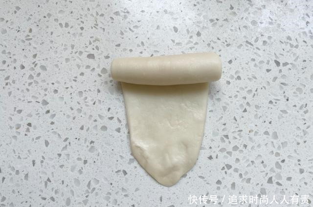 美味|想吃红豆饼别再买了,在家用面粉就能做,咬一口层次分明香酥美味