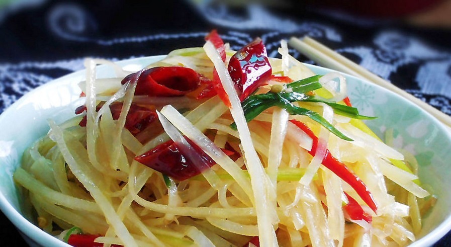  大厨|炒土豆丝，放醋时间不能错！大厨教你正确做法，脆爽入味，不粘锅