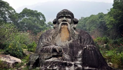 美誉|我国最大的老子石像,有“天下第一老子”的美誉,而且满山都是宝