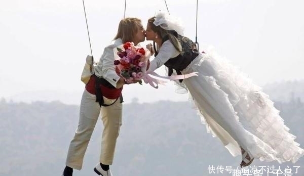 于是说:这样的婚礼,独一无二,完成一个,可以和人炫耀一辈子!