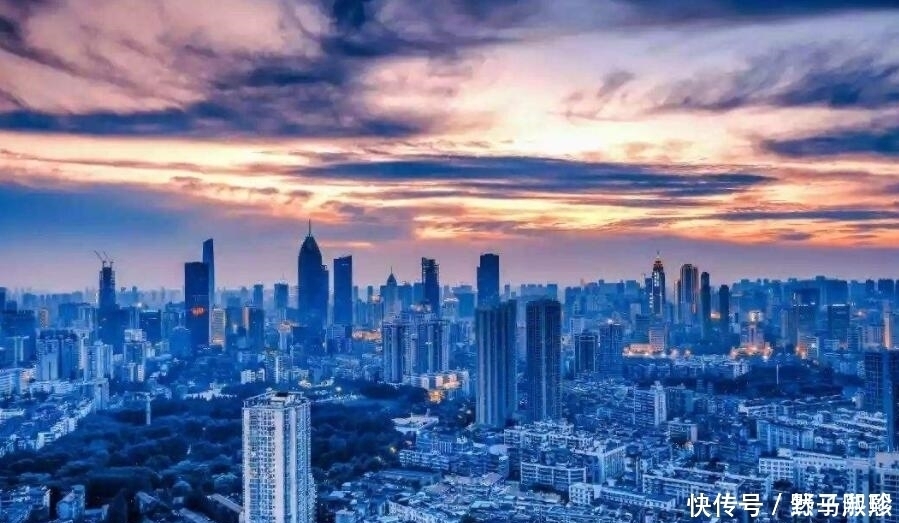 资源 现在世界上有70亿人口,那么地球人口容量极限多少?