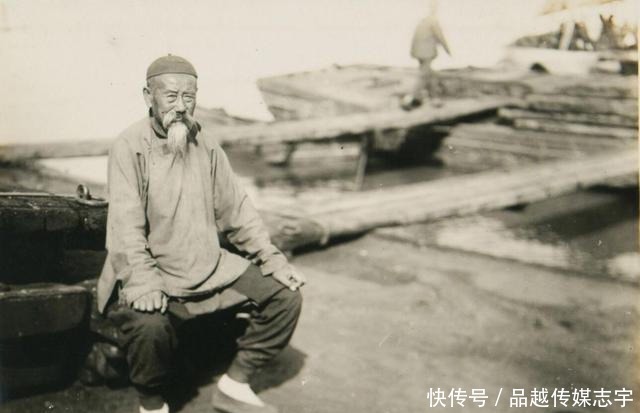 发呆|晚清时期老照片，八旗子弟游手好闲遛鸟，妇女在麻将桌前发呆