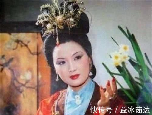 曹公$薛宝钗两度刻薄王熙凤,曹公只好送她两个字,点明她一生的素养