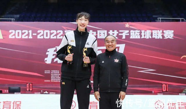 夺冠|内蒙女篮夺冠，中国女篮是大赢球，杨力维李梦30分，韩旭33分