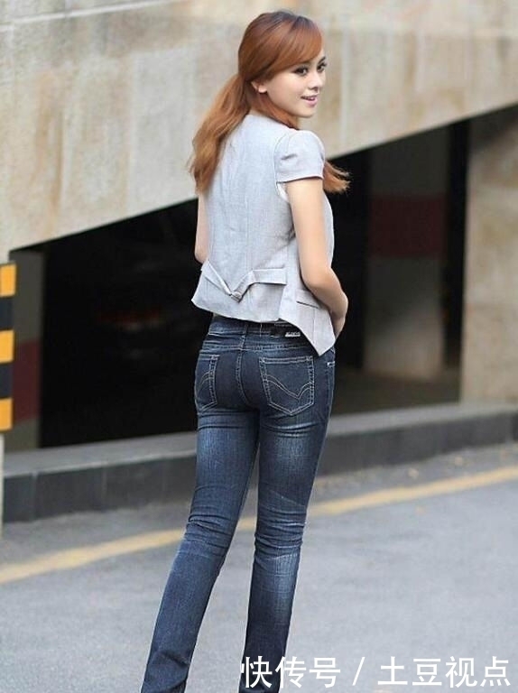 精致有型的牛仔裤美女,呈现出女神的甜美感