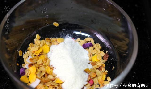 鲜甜软|早餐，媳妇就做了一个瓜，烤一烤，鲜甜软糯还能拉丝，孩子抢着吃