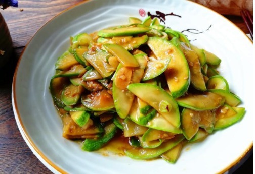 家常下饭小炒,成本不过2元,十分钟就可以做好,比吃肉还下饭