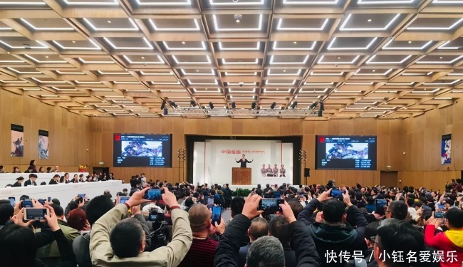 他为了一幅画,花2亿买下一座饭店,多年后画作就卖了2亿