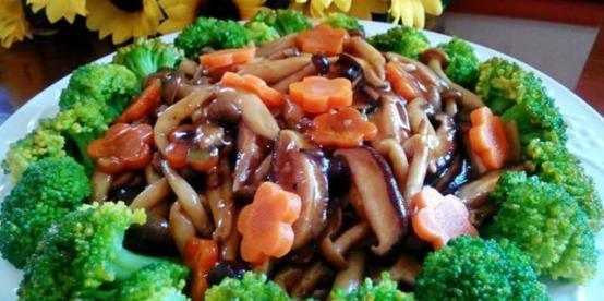 我会教你一些美味的家常菜食谱,并与你分享