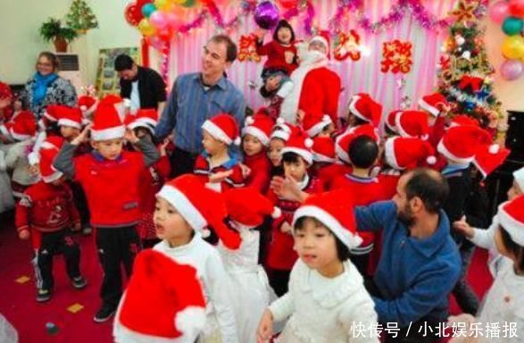 圣诞节|幼儿园互赠圣诞礼物,妈妈:近千元购买的礼物,换回一个文具盒?