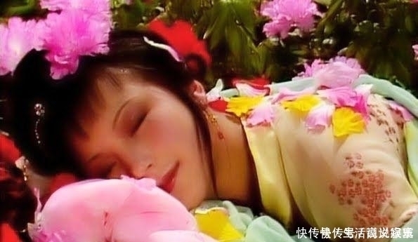 大观园@贾元春失宠后,薛宝钗做了三件事,件件绝情,让王夫人心痛不已