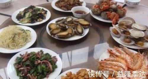 生食|年龄越大越得忌口？医生提醒：进入中老年，4样食物能少吃就少吃