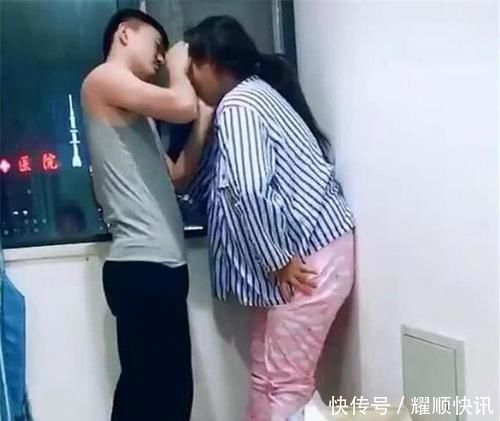 举动|产妇生产时疼得撕心裂肺,看丈夫的举动,这辈子嫁对人了