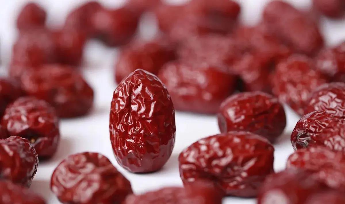 湿气|简单“三红汤”,夏天敞开肚子喝,去湿气,还能补血养血