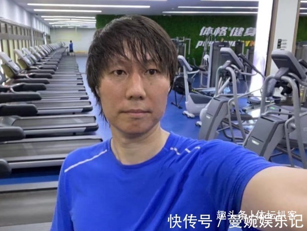 人民币|与国足续约5年,李铁年薪曝光!不及里皮1/85,卡帅是他的38倍