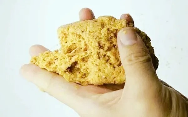 为何饵料会返水?这2大禁忌不可不知,可惜好多钓鱼人一概不知