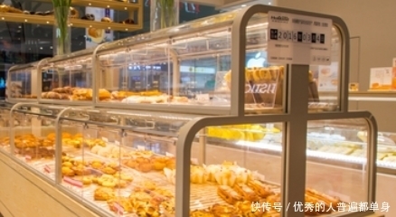 买面包时,这5种最好别买,又贵又没营养,不买的都是聪明人