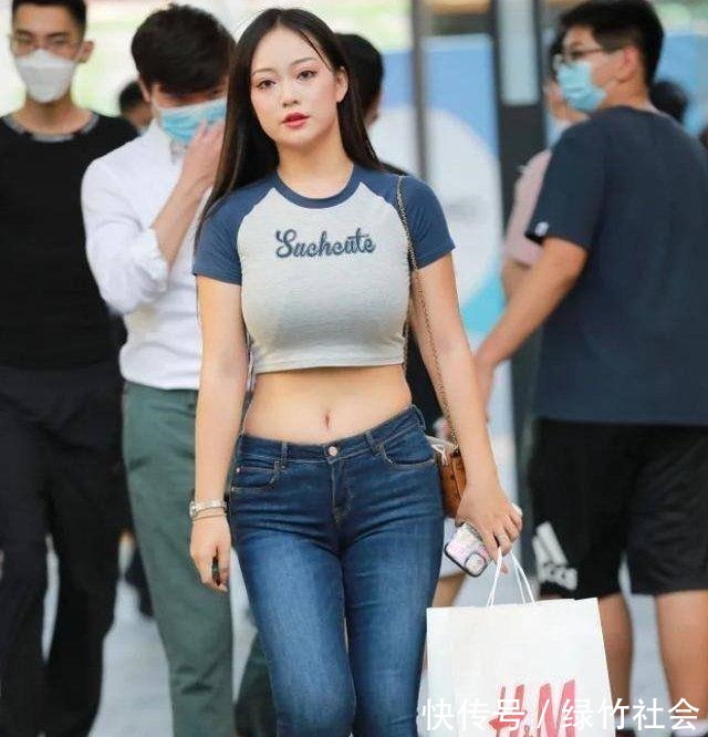 小胖子 凉爽短T搭配牛仔,清新迷人,“微胖”身材也可以很好看!