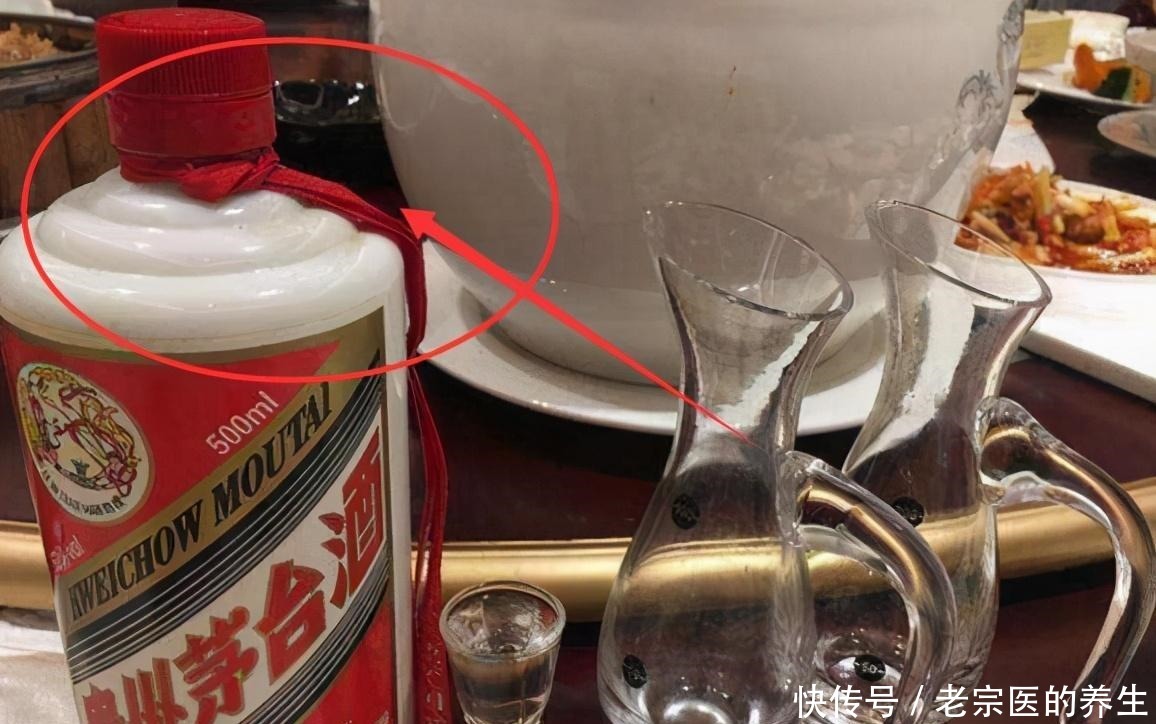 员工|茅台上为何都有一条“红飘带”酒厂员工说出原因,不知道白喝了