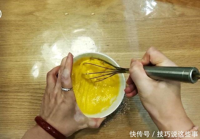 在家也能做的松软小蛋糕,只需一口锅三种材料,无添加柔软喷香