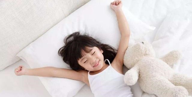 薇薇|妈妈带娃猛长个子,奶奶带娃就不长了偷身高的“元凶”找到了