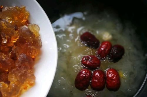 气血|藏在身边“补血方”就是它,比阿胶还补血,气血足了,脸色更红润