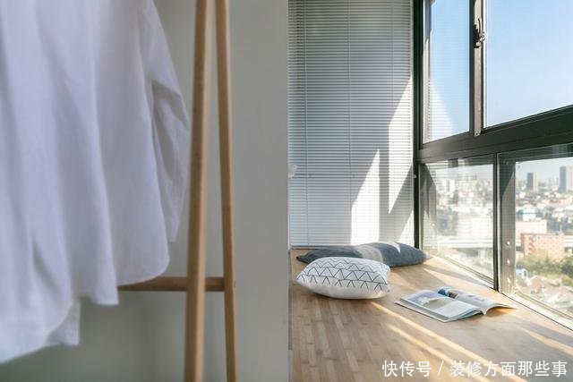 现代风|94平现代风三居室,拆了沙发墙做了一个玻璃书房