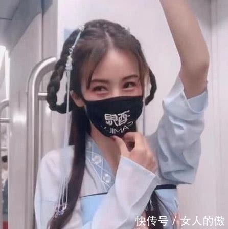汉服出门|地铁偶遇汉服“小姐姐”,当汉服与口罩搭配在一起,也是蛮好看的