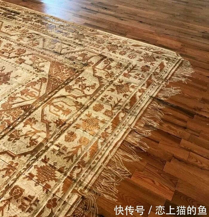 一双绣花鞋&35个国外的奇葩设计,用上万支烟做成地毯,网友:是艺术还是浪费