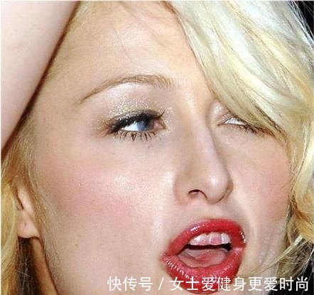 滋润型 化妆师建议涂口红不要用“嘴抿”,教你正确方法,不沾杯不掉色!