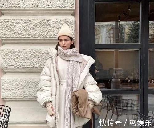 齐刘海 50岁女人别再留齐刘海了，今年流行5种“发型”，显脸小还不挑人