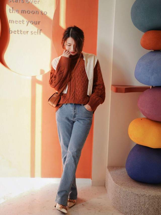 大地色 这才是真正高级的“毛衣”穿搭,简约随性又保暖,轻松穿出气质美