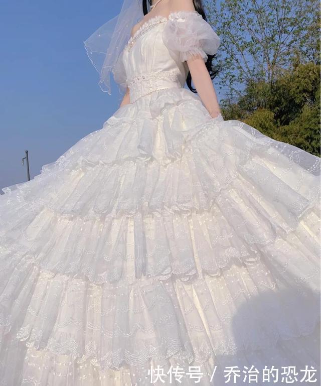 今年火了一种洛丽塔,叫穿上它我就可以嫁给你!华美与惊艳并存!